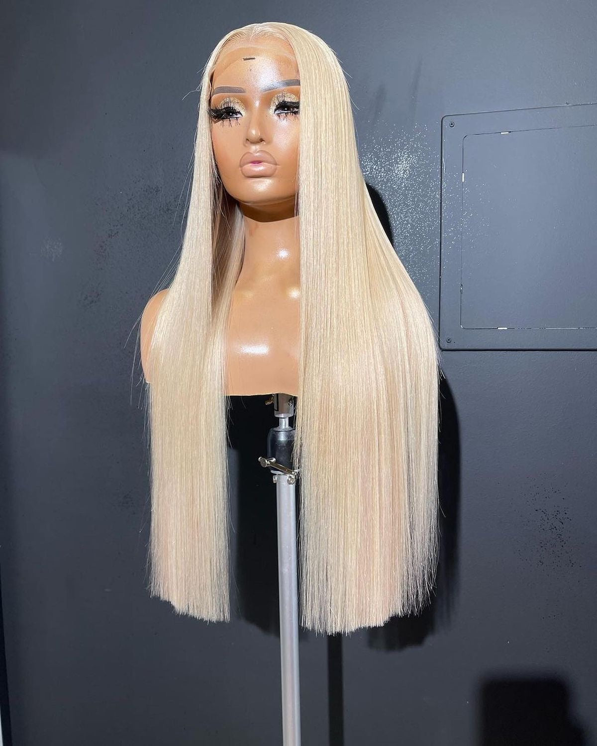 613 STRAIGHT WIGS